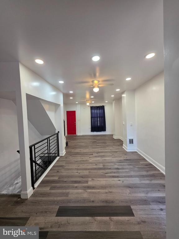 Building Photo - 5723 N Beechwood St