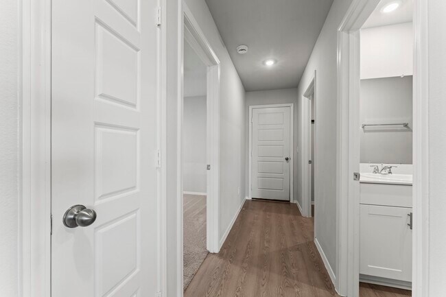 Building Photo - 603 Levine Ct