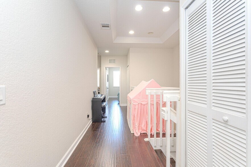 Building Photo - 2320 Shoma Ln