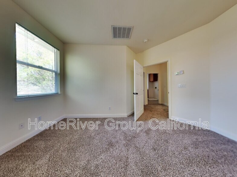 Building Photo - 4050 Copper Lake Way