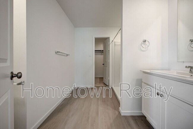 Building Photo - 9724 NW 124th St