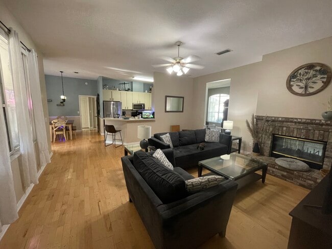 Building Photo - 6746 NW 37th Terrace