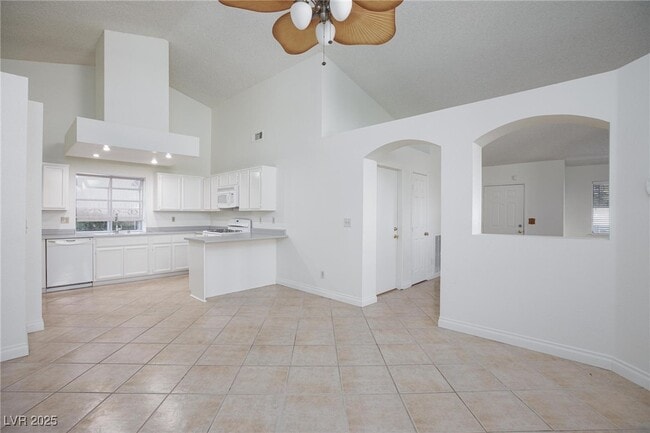 Building Photo - 2208 Ladue Dr