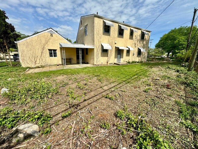 Building Photo - 2770 Tremont Rd