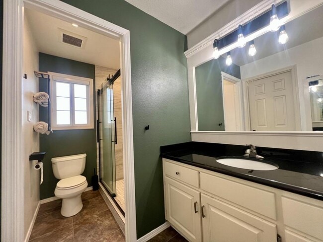 Building Photo - 1062 Thelma Way