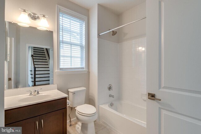 Building Photo - 41256 Lenah Point Dr