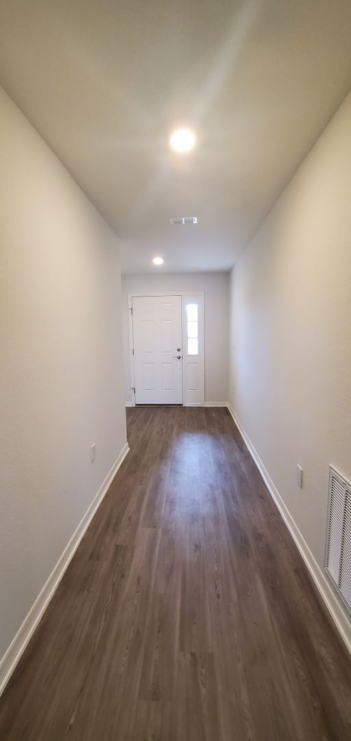 Building Photo - LIKE NEW, 2YRS OLD!!! 4-Bedroom, 2-Bathroo...