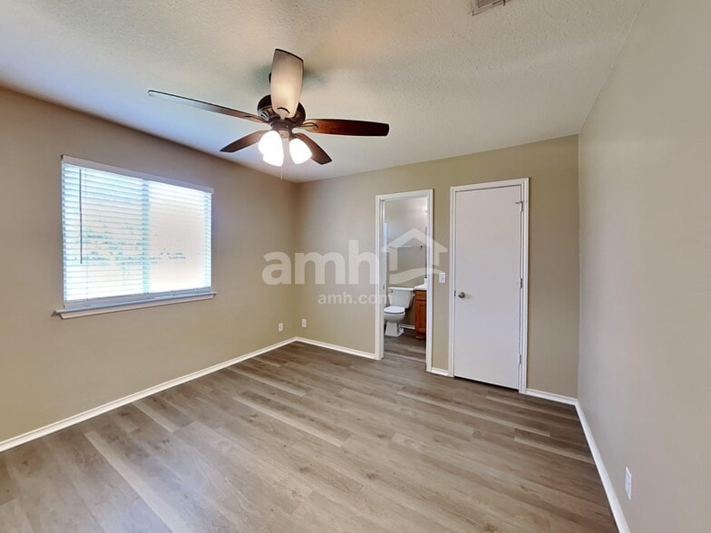 Building Photo - 255 Challenger