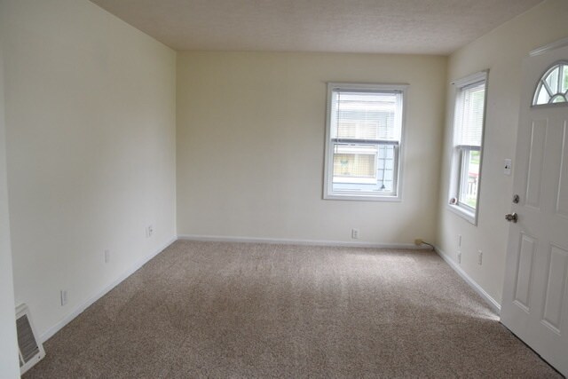 Living-room - 2703 Oakwood Drive