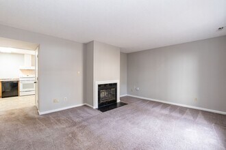 Building Photo - Move In Ready Two Bedroom Home!