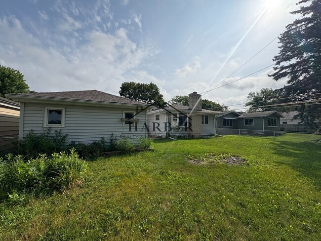 Building Photo - Single Family Home in SW Rochester with Fu...