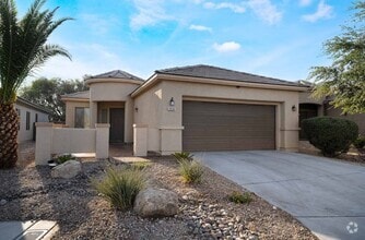 Building Photo - Tranquil Oasis: Golf Course Views!