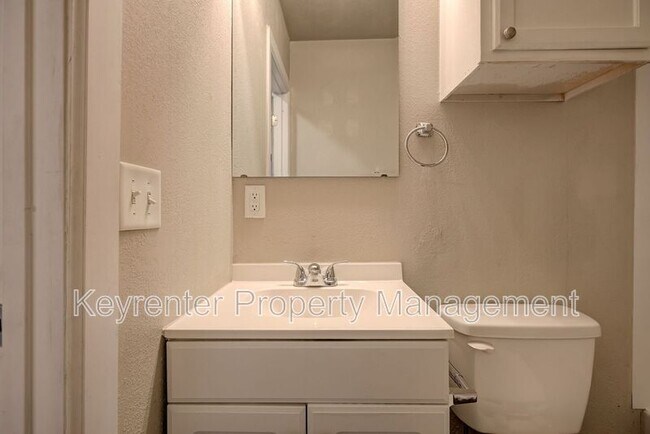 Building Photo - 2325 NW 12th St