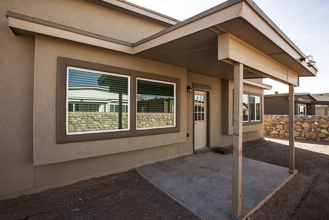 Building Photo - ELEGANT EASTSIDE PROPERTY