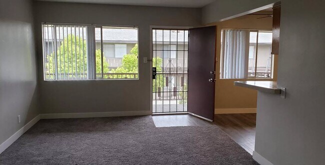 Building Photo - Estancia Downey Apartments