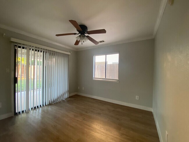 Building Photo - Recently Remodeled 3 BD 2 BA House in a Desirable SW Bakersfield