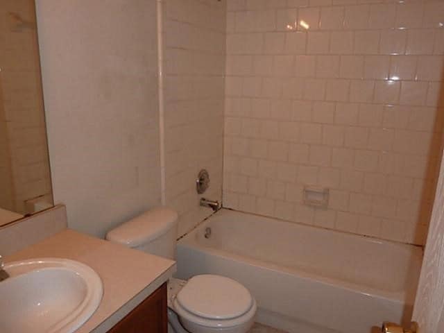 Building Photo - 111 Waterford Dr