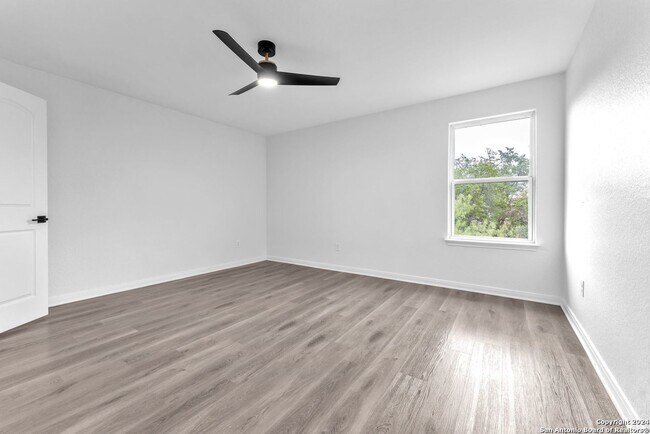 Building Photo - 8030 Bluewater Cove