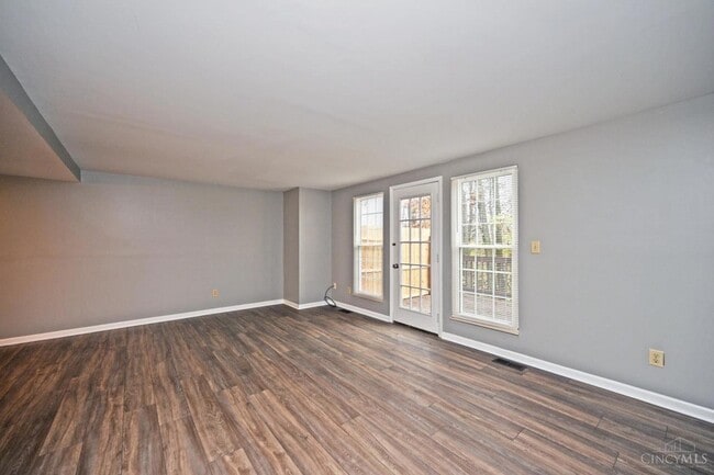 Building Photo - 920 Woodlyn Dr N