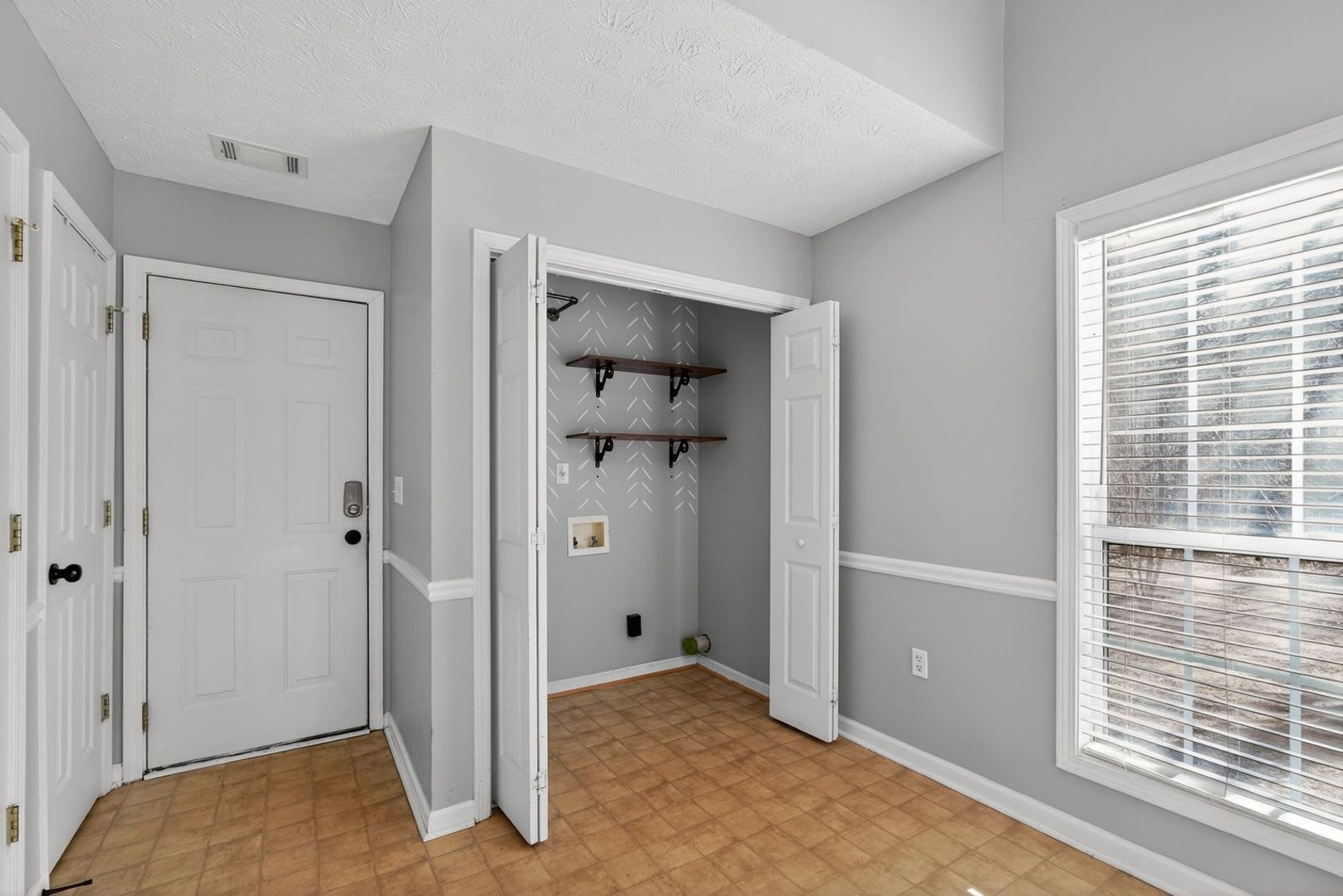 Building Photo - 345 Freeman Dr