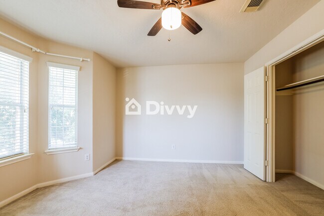 Building Photo - 9022 S Ferndale Pl Dr
