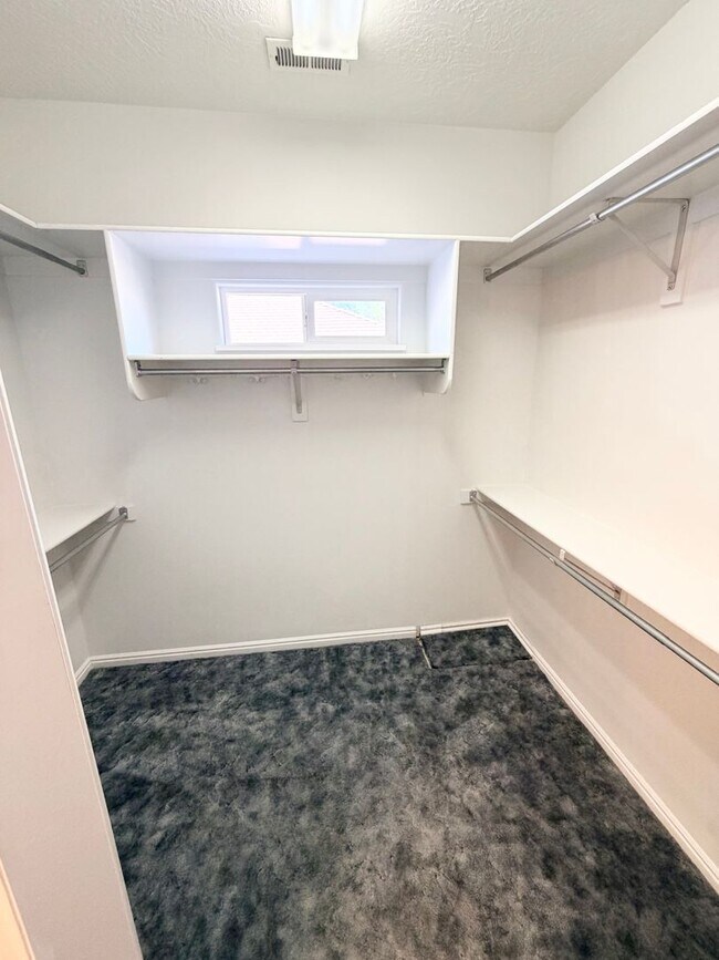 Building Photo - Snow Canyon Views!