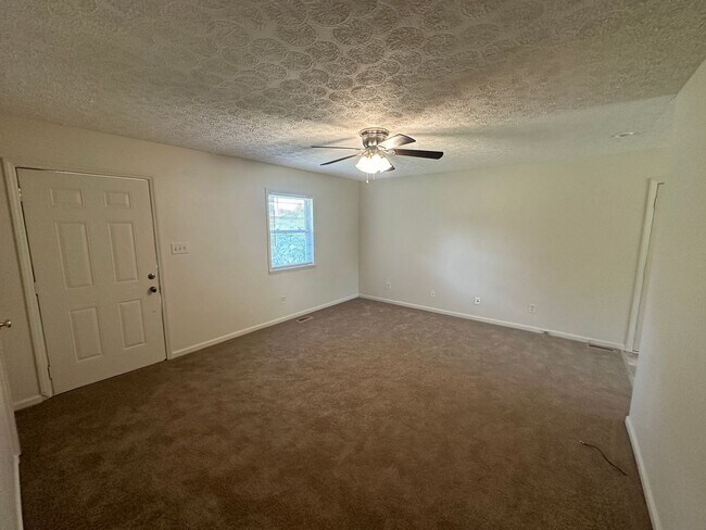 Building Photo - 6517 Portsmouth Dr