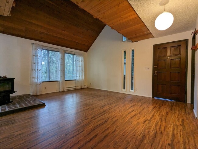 Building Photo - Fantastic 2-Bedroom, 1-Bath Home In E. Ama...