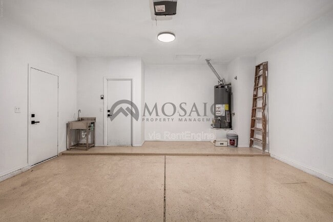 Building Photo - 1567 E Black Diamond Dr