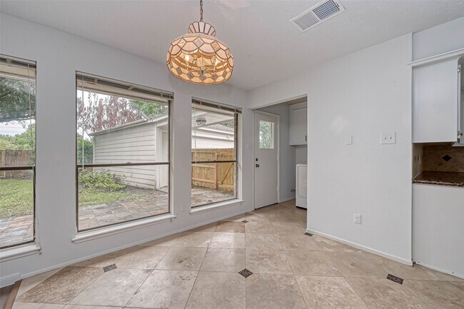 Building Photo - 2831 Pecan Ridge Dr