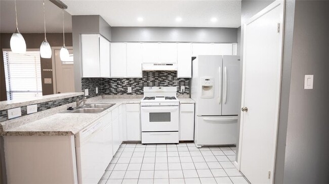 Building Photo - 10606 Topperwein Dr