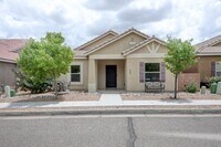 Building Photo - Amazing Three Bedroom - Rio Rancho & Berna...