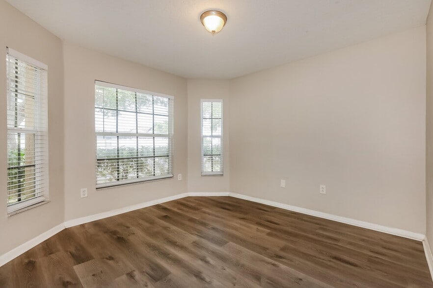 Building Photo - 29611 Birds Eye Dr