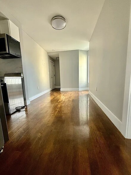 Building Photo - 238 E 111th St