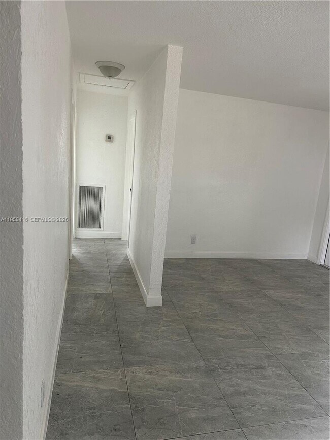 Building Photo - 151 W 11th St