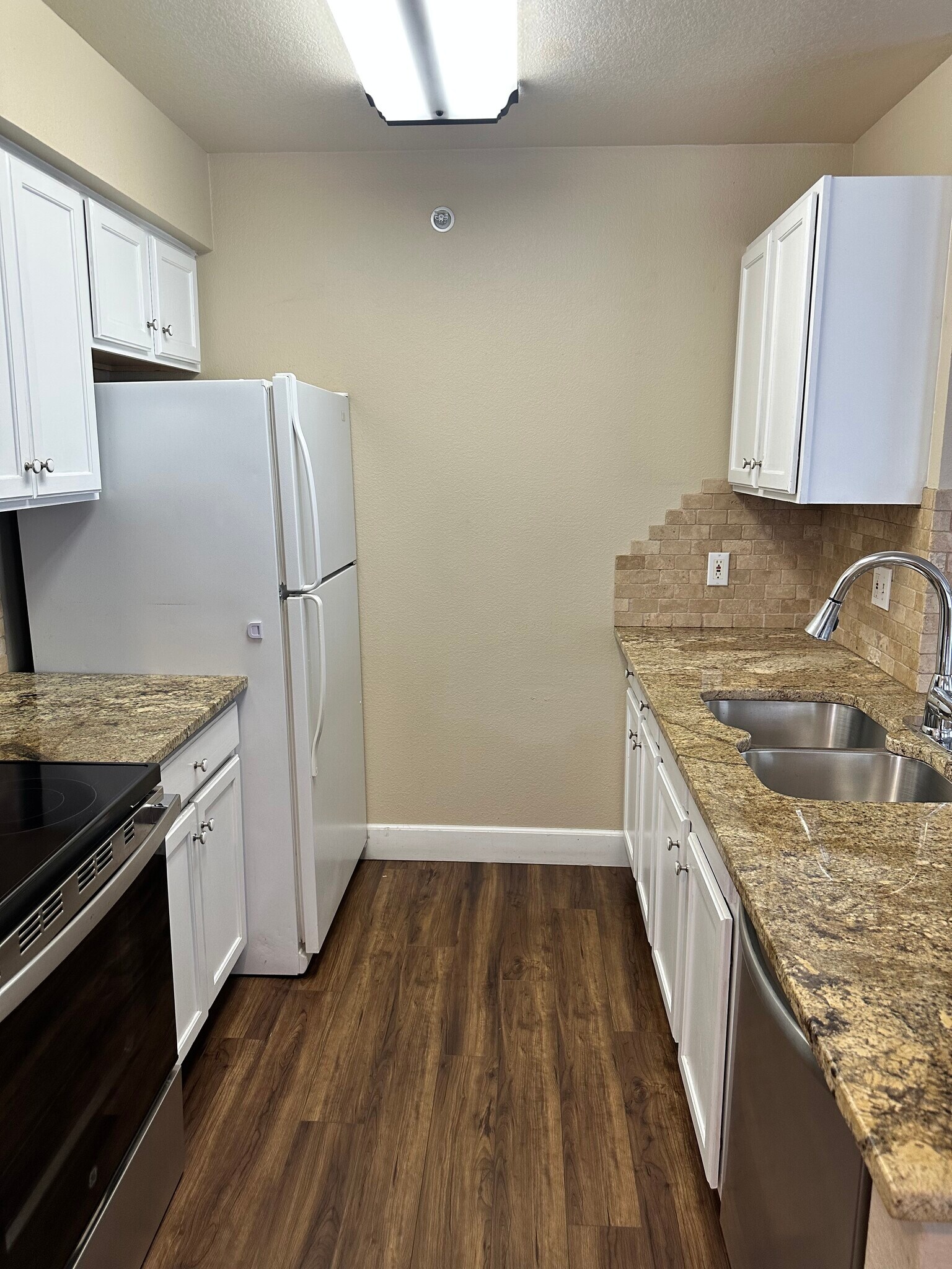 Building Photo - 127 Jules Way