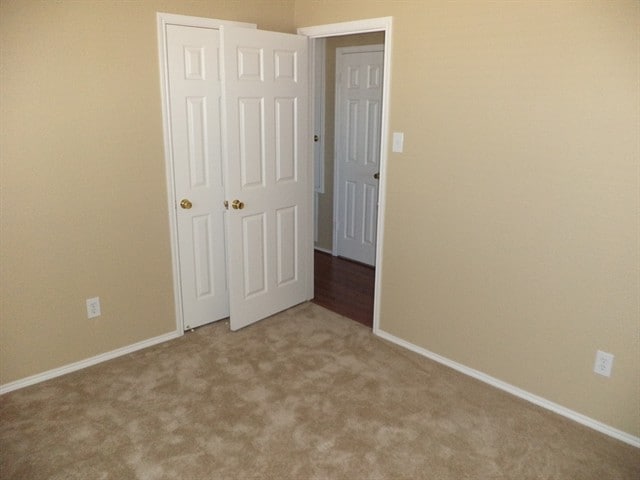 Building Photo - 1601 White Oak Rd