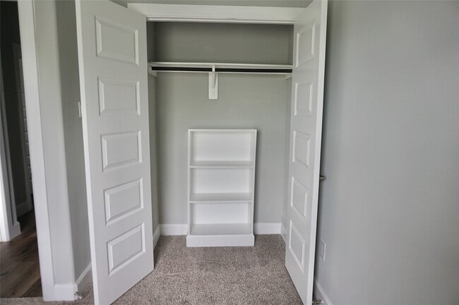 Building Photo - 5036 Van Fleet St