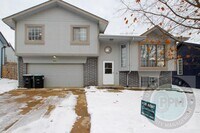 Building Photo - Comfortable and Cozy 3 Bedroom/2 Bath Home| $500 off the Deposit