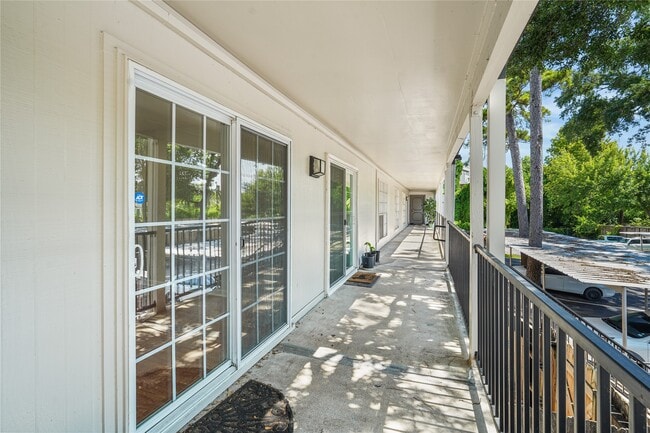 Building Photo - 12633 Memorial Dr