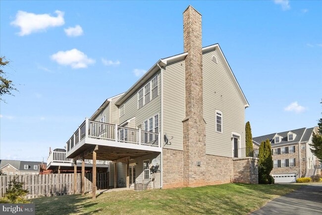 Building Photo - 927 Buttonwood Terrace NE