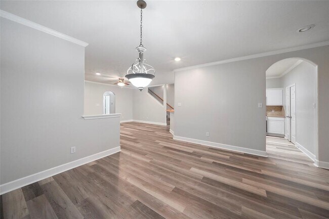 Building Photo - 6 Valewood Pl