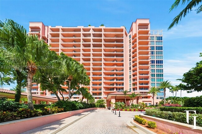 Building Photo - 60 Edgewater Dr