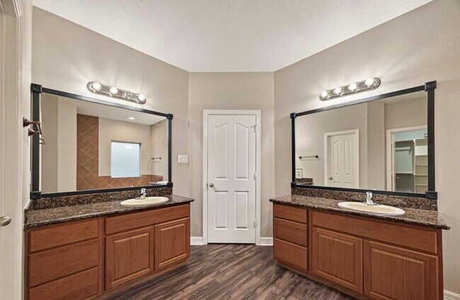 Building Photo - 14006 Martinique Ln