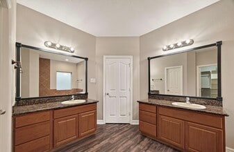 Building Photo - 14006 Martinique Ln