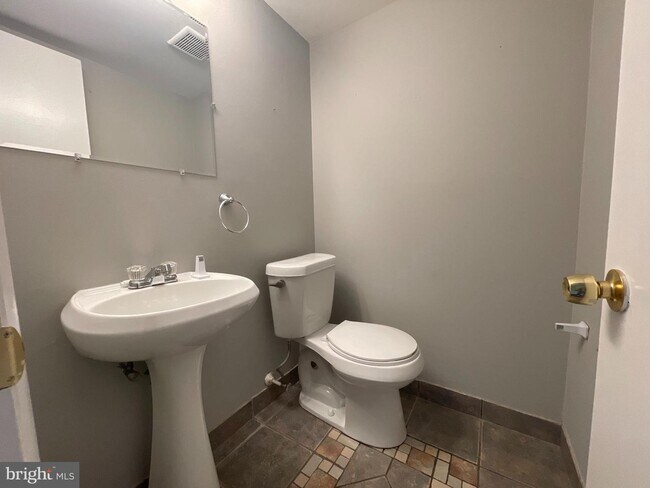 Primary Photo - 204 Providence Forge Rd