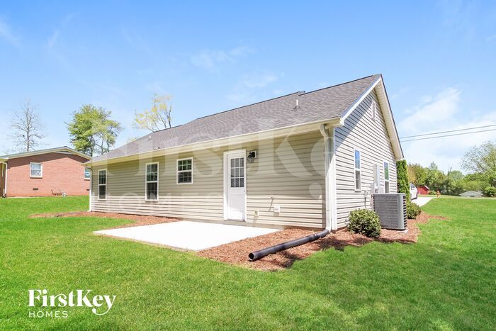Building Photo - 438 Garland Dr
