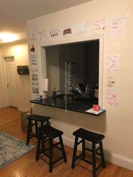 Building Photo - 62 Egmont St