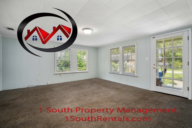 Primary Photo - 2106 Barron Pl
