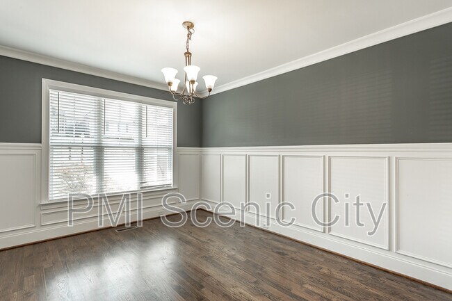 Building Photo - 7725 Peppertree Dr